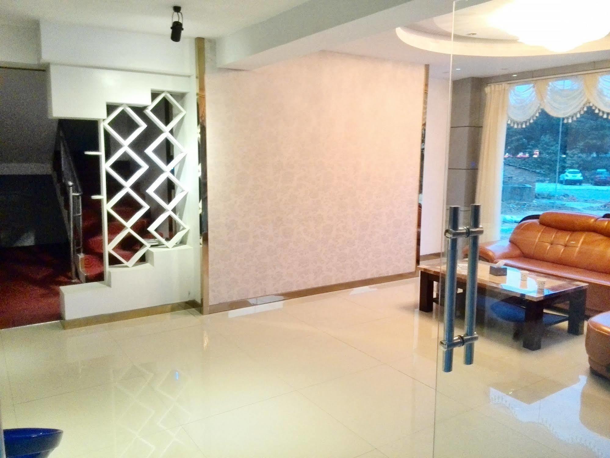Guilin Tianyi Business Hotel Экстерьер фото